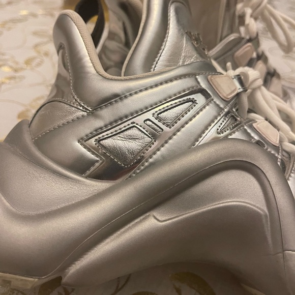 Louis Vuitton Archlight Tennis Shoes. Worn twice. Silver. Size 9. - Picture 8 of 15